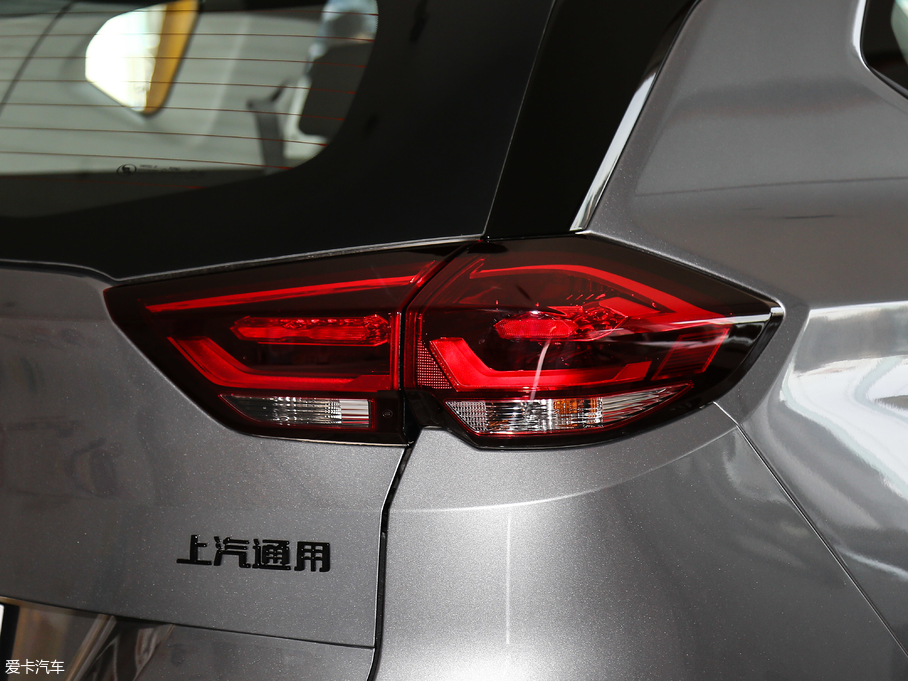 2018�����m�� Redline 530T �Ԅӿv���� 5+2�� ��V