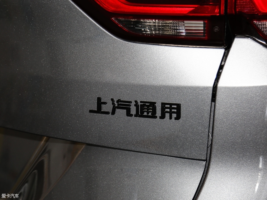 2018�����m�� Redline 530T �Ԅӿv���� 5+2�� ��V