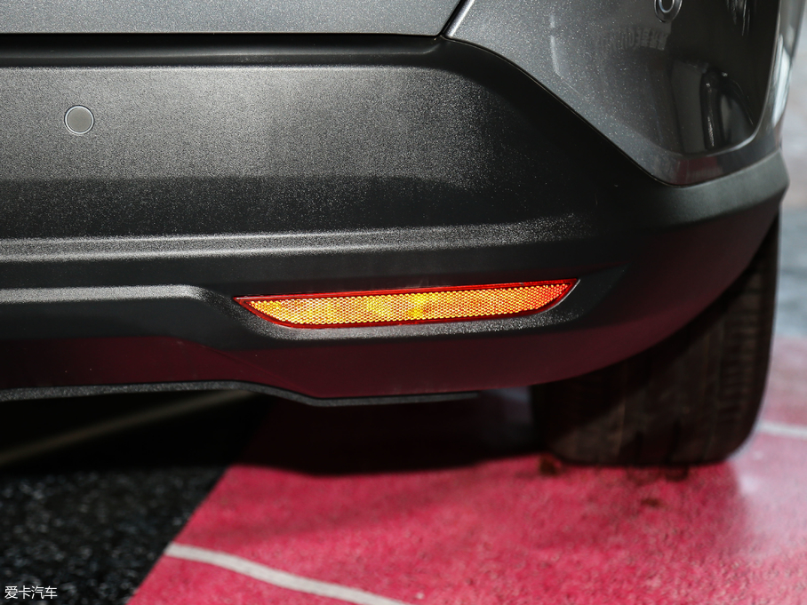 2018�����m�� Redline 530T �Ԅ�(d��ng)�v���� 5+2�� ��(gu��)V