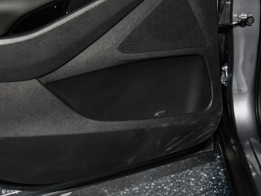 2018�����m�� Redline 530T �Ԅ�(d��ng)�v���� 5+2�� ��V