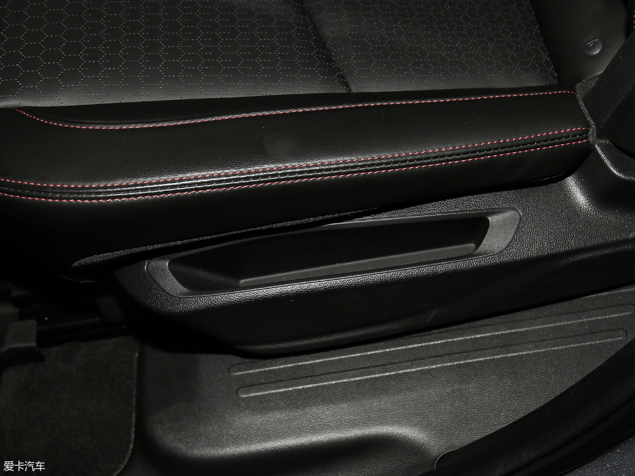 2018�����m�� Redline 530T �Ԅӿv���� 5+2�� ��V