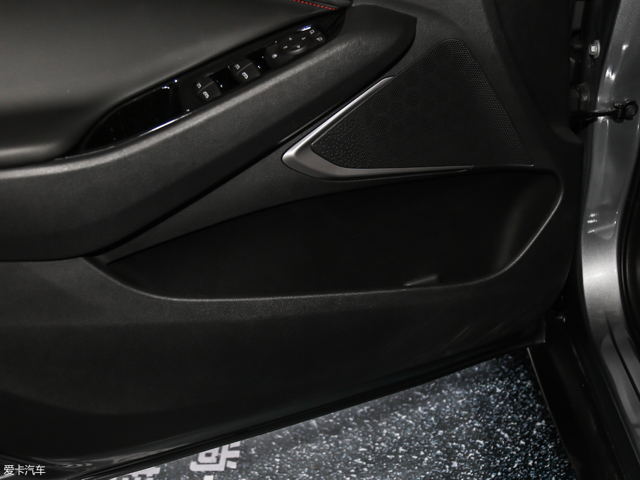 2018�����m�� Redline 530T �Ԅӿv���� 5+2�� ��V