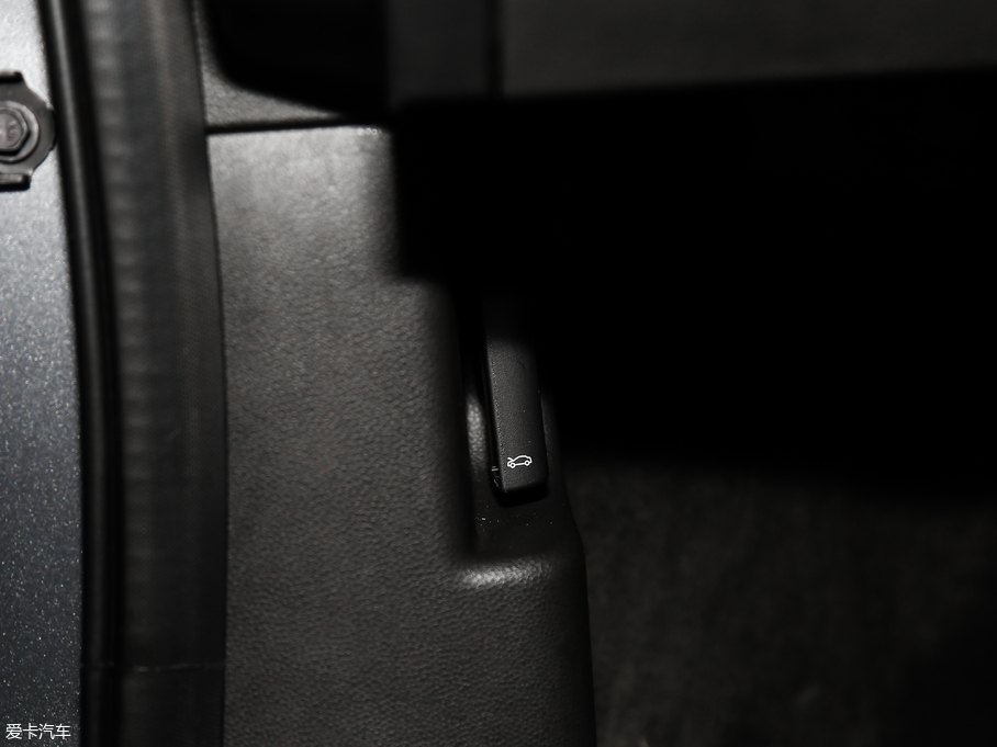 2018�����m�� Redline 530T �Ԅӿv���� 5+2�� ��V