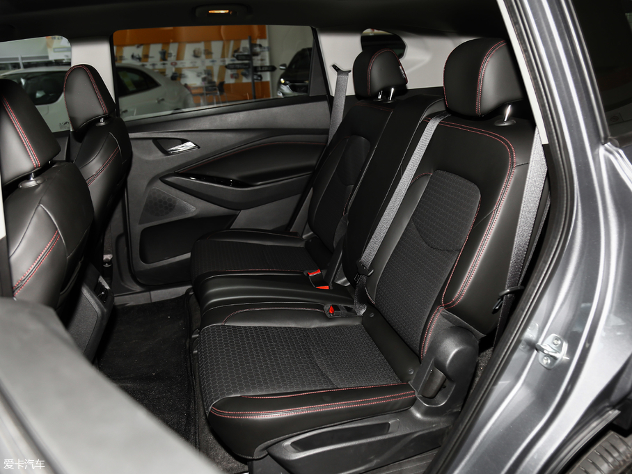 2018�����m�� Redline 530T �Ԅ�(d��ng)�v���� 5+2�� ��V