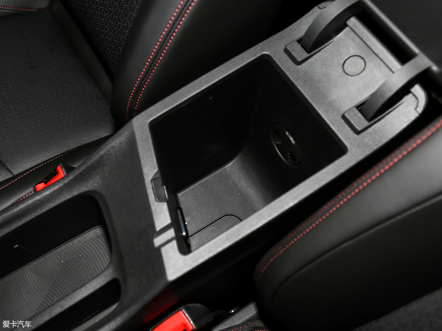 2018�����m�� Redline 530T �Ԅӿv���� 5+2�� ��V