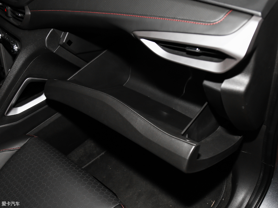 2018�����m�� Redline 530T �Ԅӿv���� 5+2�� ��V