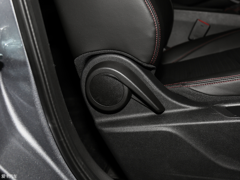 2018�����m�� Redline 530T �Ԅ�(d��ng)�v���� 5+2�� ��V