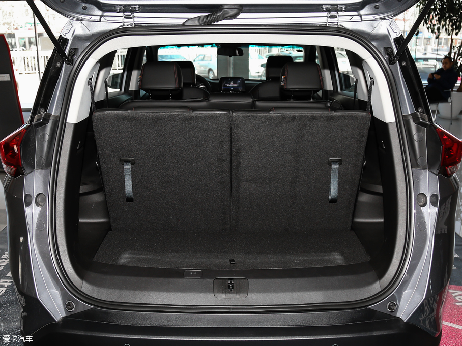 2018�����m�� Redline 530T �Ԅӿv���� 5+2�� ��V