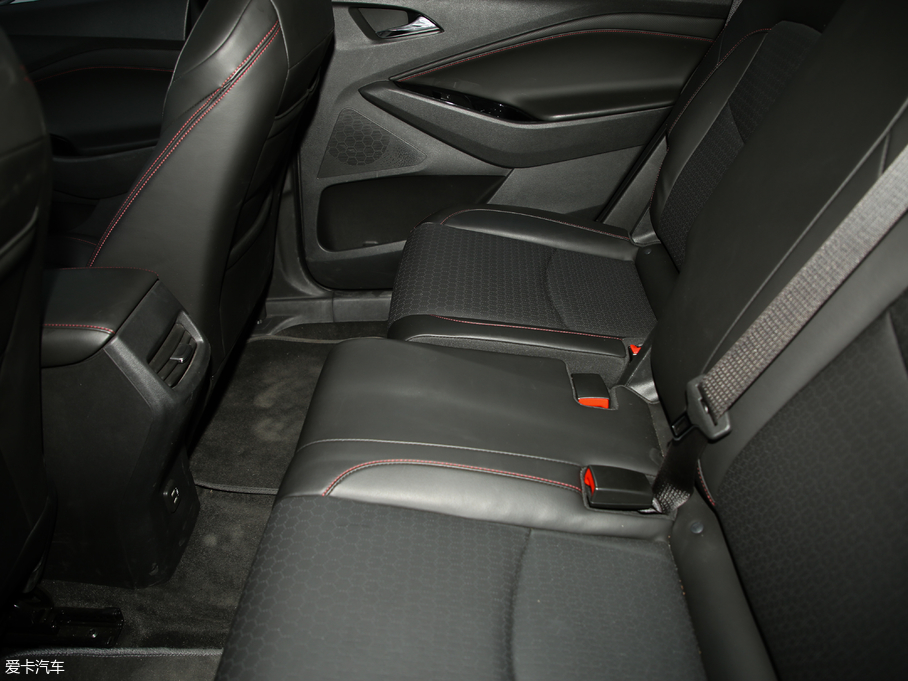 2018�����m�� Redline 530T �Ԅ�(d��ng)ҫ���� 5+2�� ��V