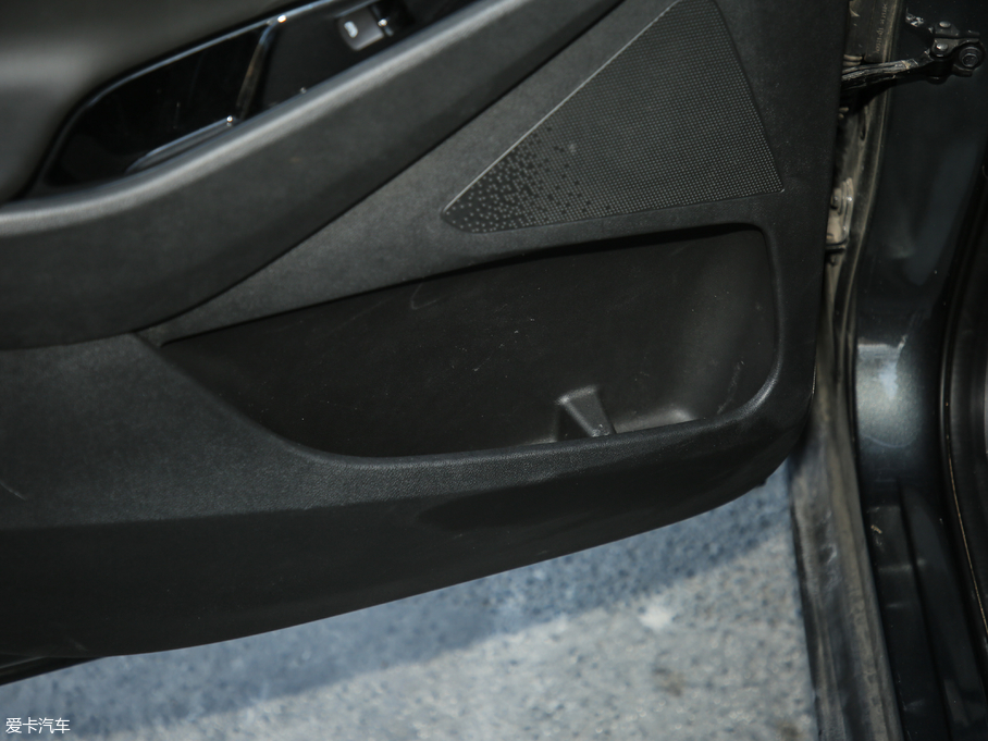 2018�����m�� Redline 530T �Ԅ�(d��ng)ҫ���� 5+2�� ��(gu��)V