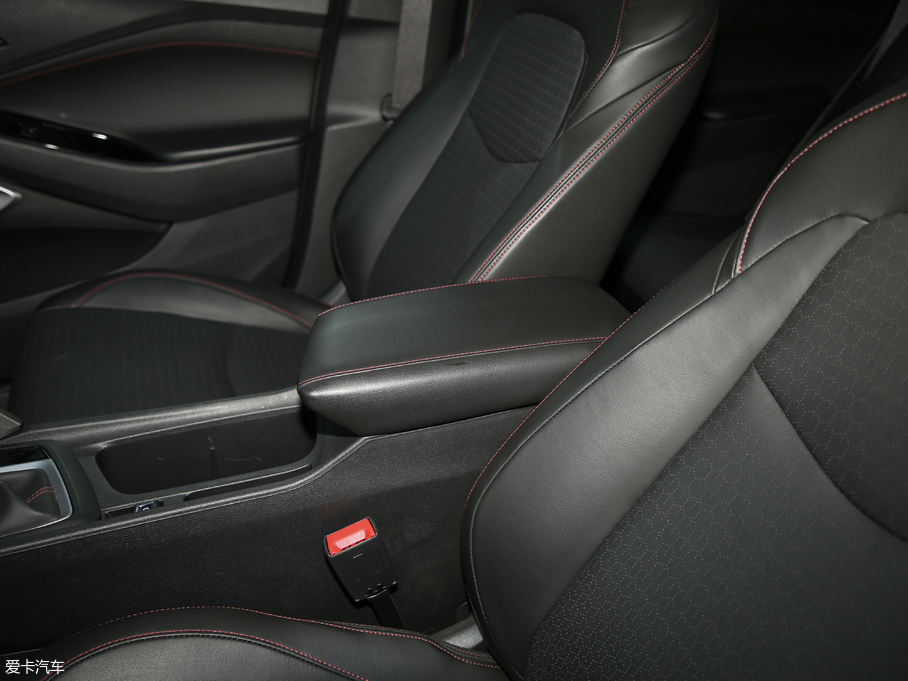 2018�����m�� Redline 530T �Ԅ�(d��ng)ҫ���� 5+2�� ��(gu��)V