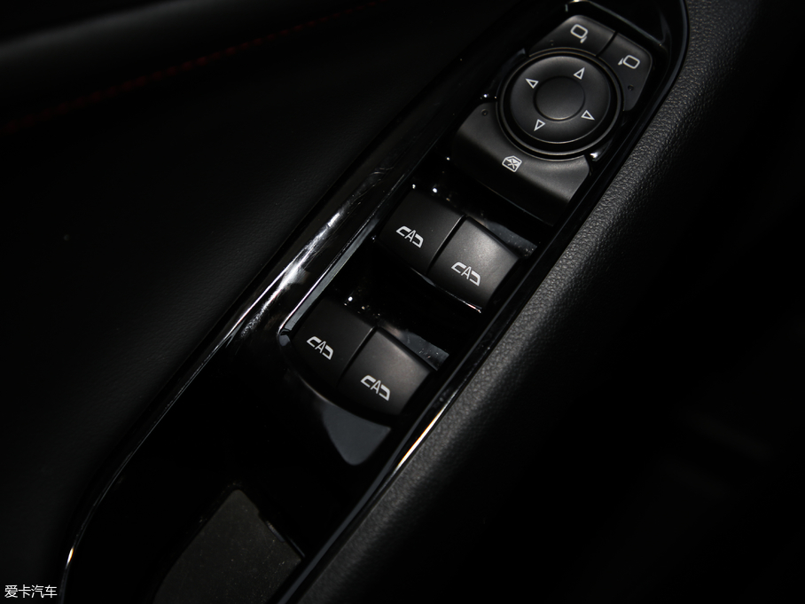 2018�����m�� Redline 530T �Ԅ�ҫ���� 5+2�� ��V