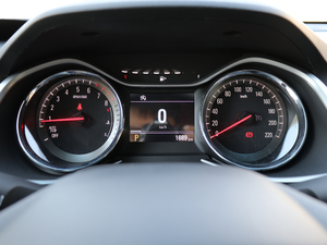 2018��Redline 530T �Ԅ�(d��ng)ҫ���� 5+2�� ��(gu��)V �п؅^(q��)