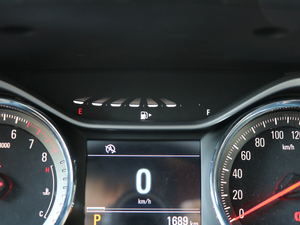 2018��Redline 530T �Ԅ�(d��ng)ҫ���� 5+2�� ��(gu��)V �п؅^(q��)