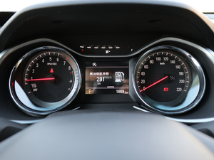 2018��Redline 530T �Ԅ�(d��ng)ҫ���� 5+2�� ��(gu��)V �п؅^(q��)