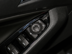 2018��Redline 530T �Ԅӿv���� 5+2�� ��V �п؅^(q��)