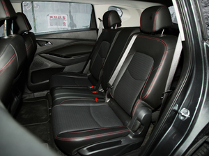 2018款Redline 530T 自动耀享版 5+2款 国V 后排座椅