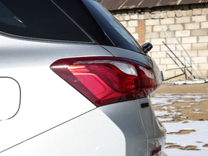 2019Redline 550T ԄؽRS VI ^