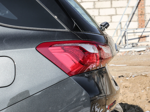 2019Redline 550T Ԅ򌺴RS VI ^