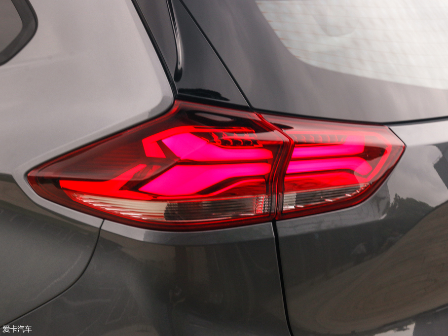 2019(chung) Redline 335T CVT VI