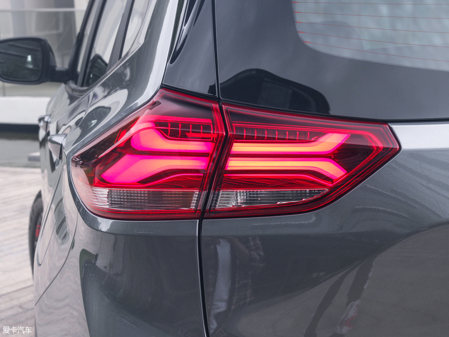 2019 Redline 335T CVT VI