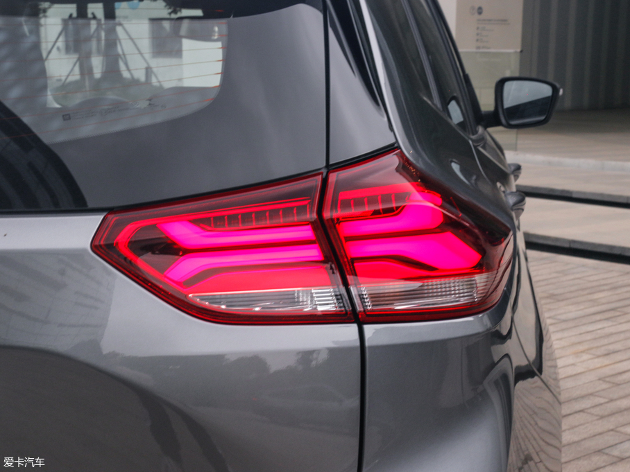 2019 Redline 335T CVT VI