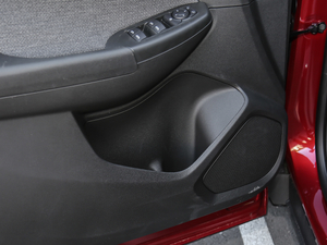 2019款435T Redline CVT锋锐版 国VI 前门储物空间