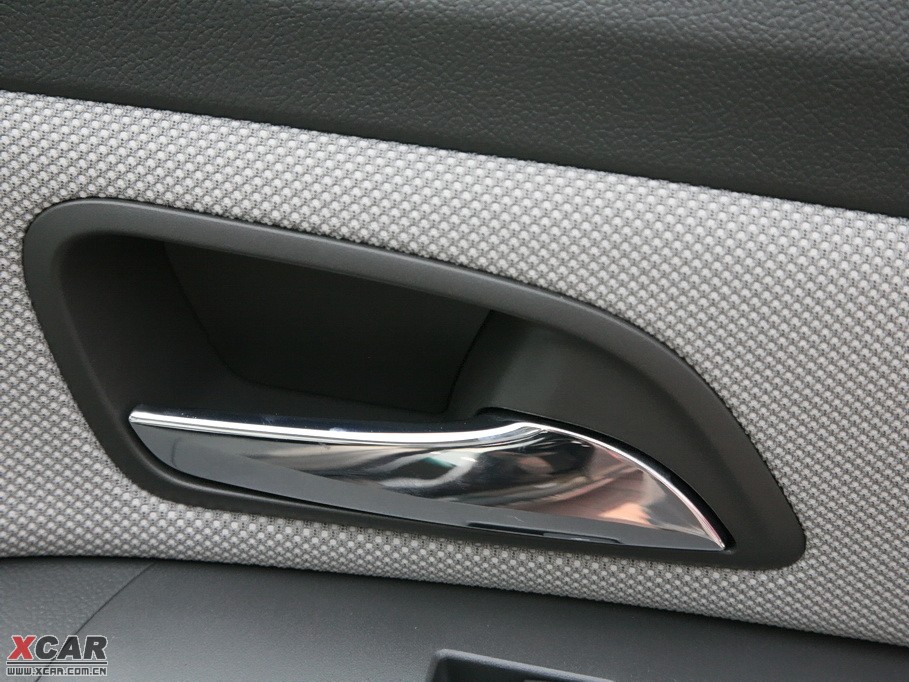 2009�����Ɲ���� 1.8L �Ԅ� SE