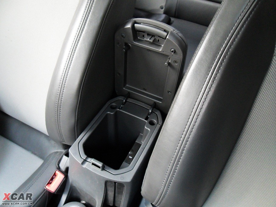 2009�����Ɲ���� 1.8L �Ԅ� SE