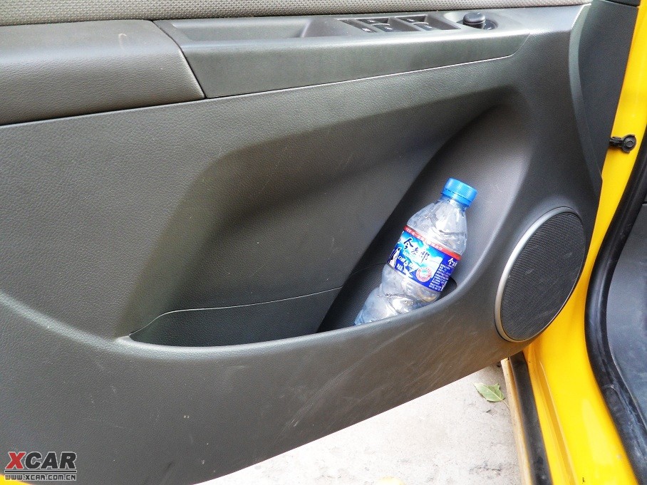 2009�����Ɲ���� 1.8L �Ԅ� SE