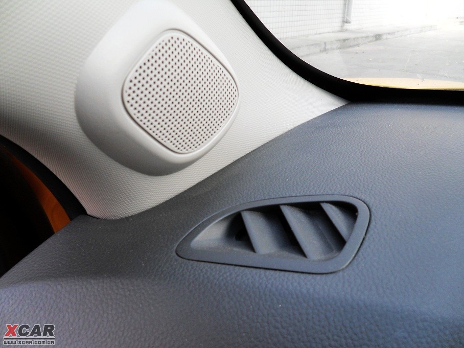 2009�����Ɲ���� 1.8L �Ԅ� SE