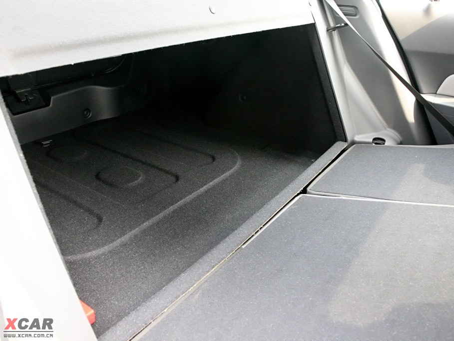 2009�����Ɲ���� 1.8L �Ԅ� SE