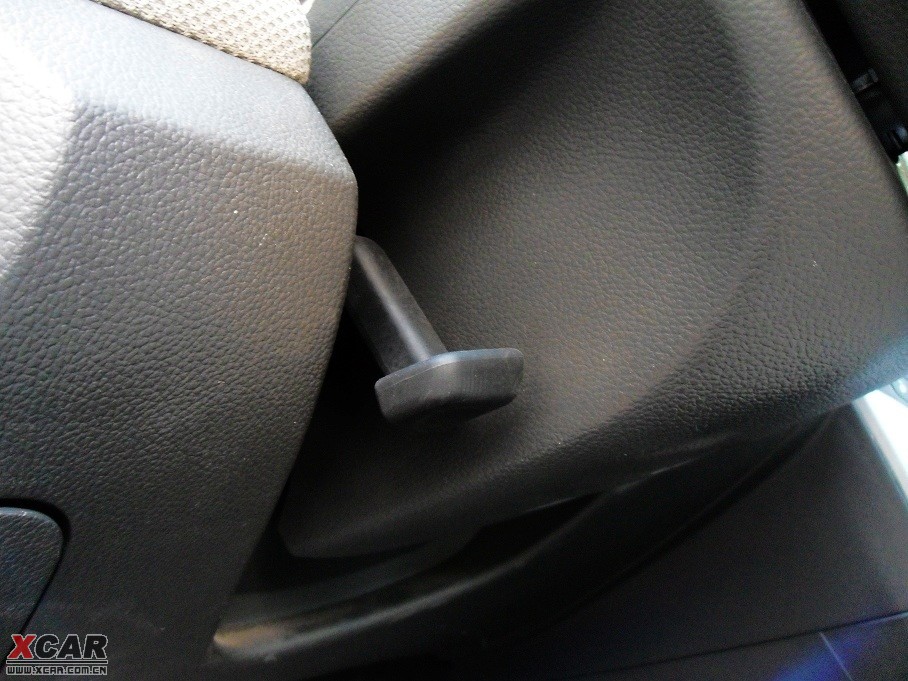 2009�����Ɲ���� 1.8L �Ԅ� SE