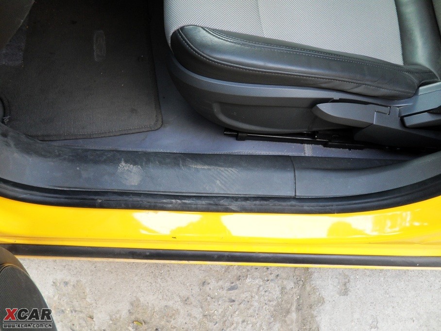 2009�����Ɲ���� 1.8L �Ԅ� SE