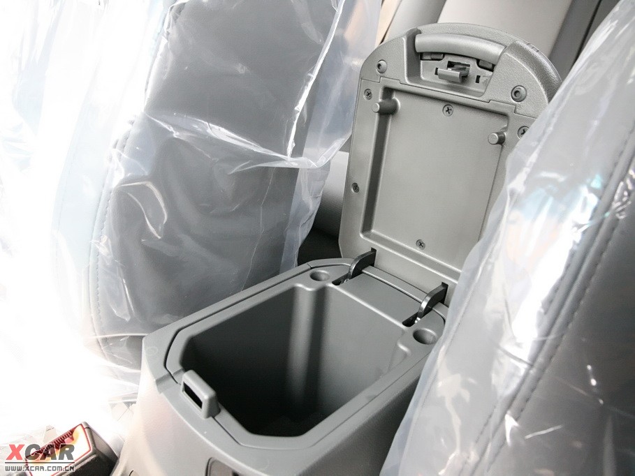 2009�����Ɲ���� 1.8L �Ԅ� SE