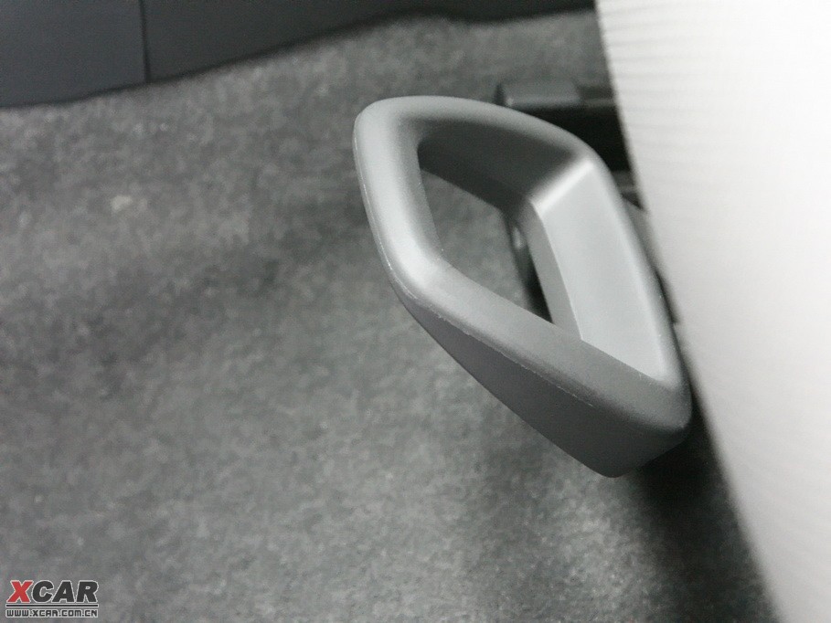 2009�����Ɲ���� 1.8L �Ԅ� SE