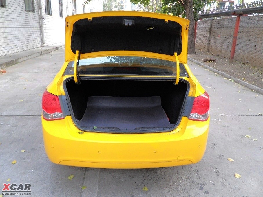 2009�����Ɲ���� 1.8L �Ԅ� SE