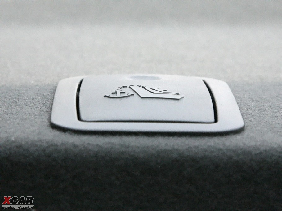 2009�����Ɲ���� 1.8L �Ԅ� SE