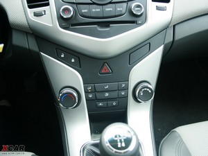 2009款1.6L 手动 SE 中控区