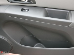 2009款1.6L 手动 SL 空间座椅