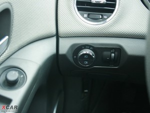 2009款1.6L 手动 SE 中控区