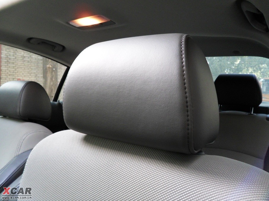 2009�����Ɲ���� 1.8L �Ԅ� SE