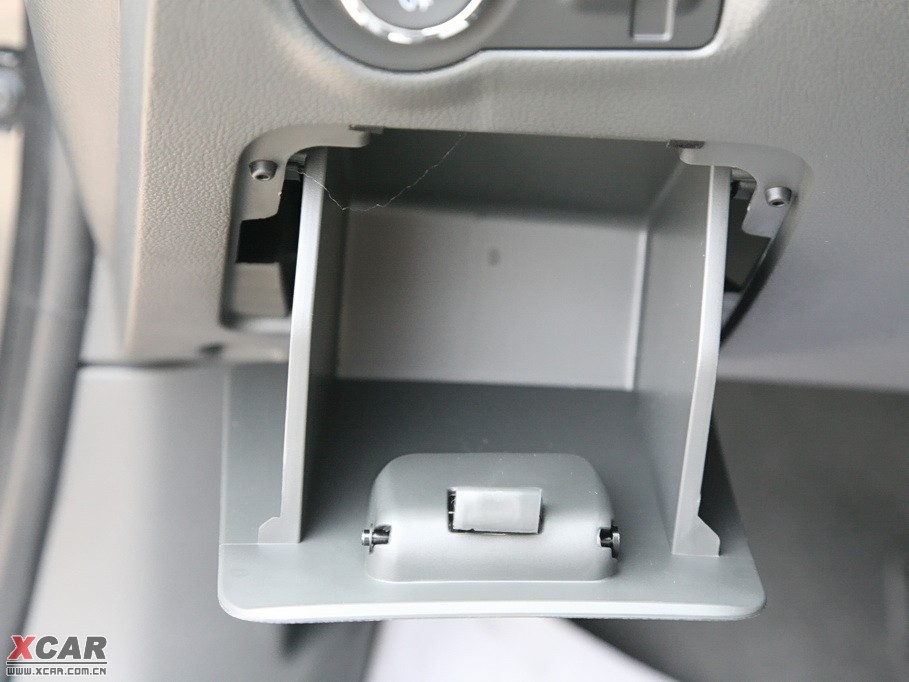 2009�����Ɲ���� 1.8L �Ԅ� SE