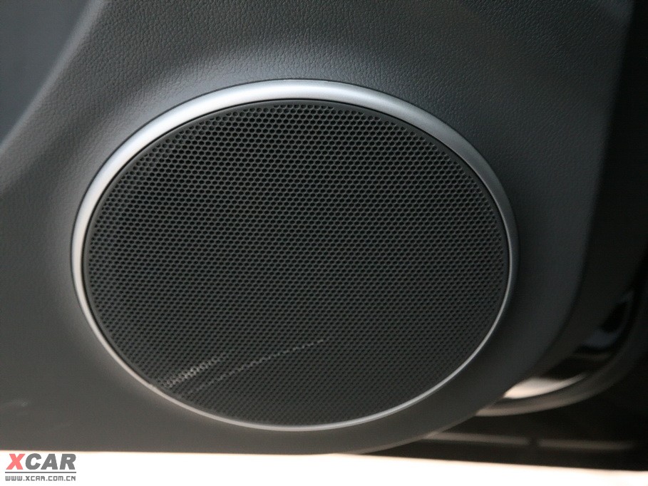 2009�����Ɲ���� 1.8L �Ԅ� SE