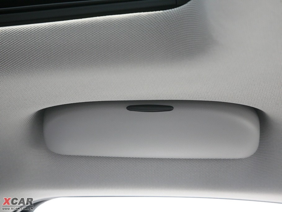 2009�����Ɲ���� 1.8L �Ԅ� SE