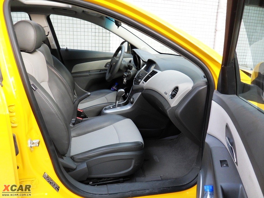 2009�����Ɲ���� 1.8L �Ԅ� SE