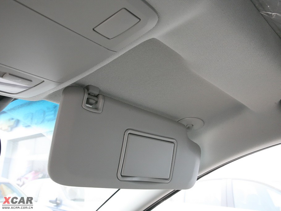 2009�����Ɲ���� 1.8L �Ԅ� SE