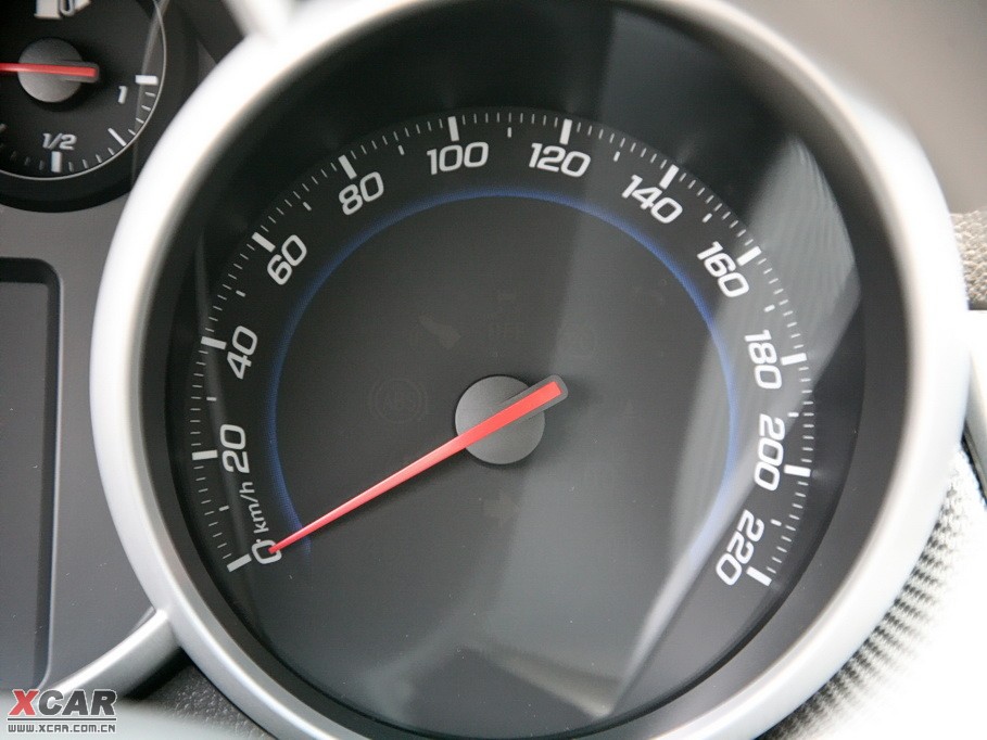 2009�����Ɲ���� 1.8L �Ԅ� SE