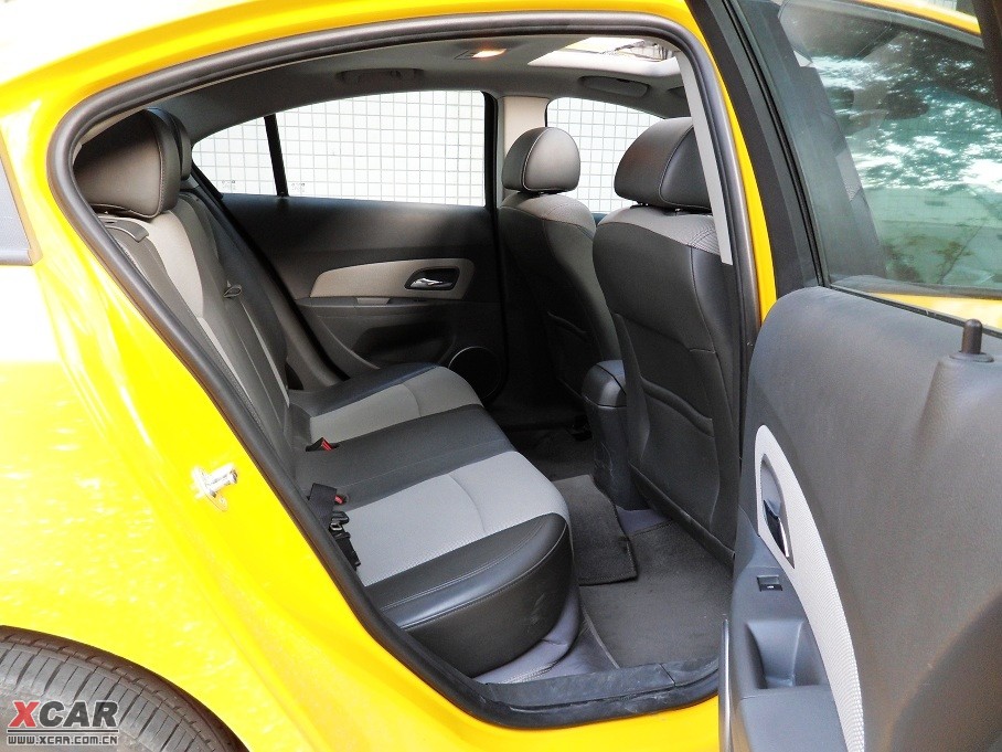 2009�����Ɲ���� 1.8L �Ԅ� SE