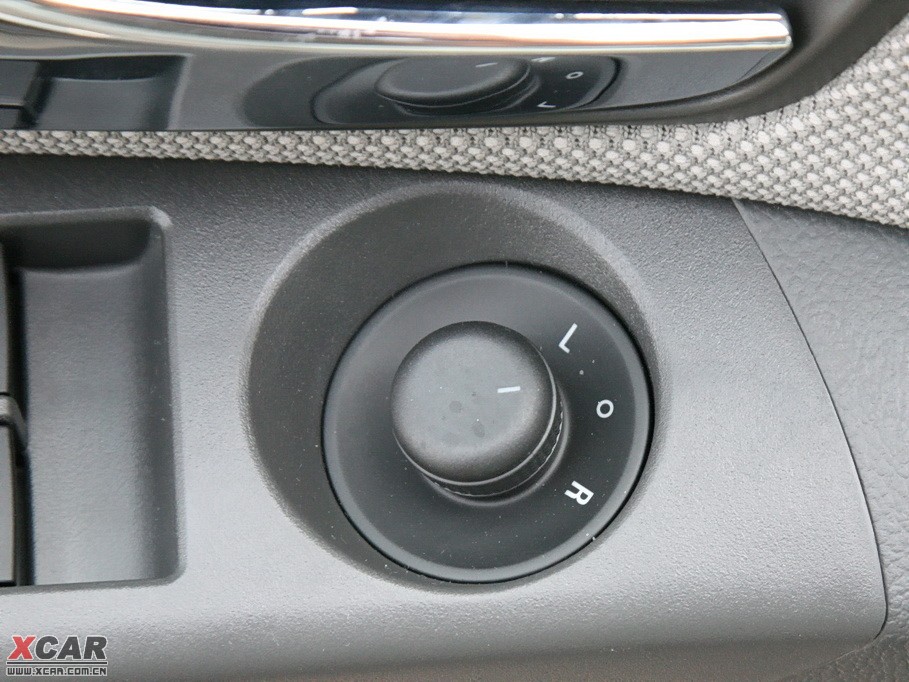 2009�����Ɲ���� 1.8L �Ԅ� SE